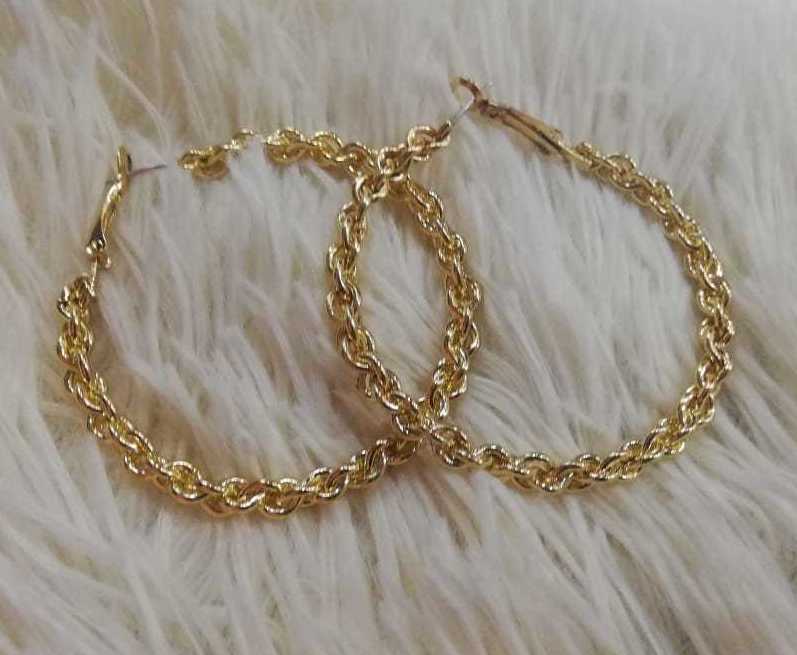 <span style="font-weight: bold; font-style: italic;">Arracadas Glam</span>