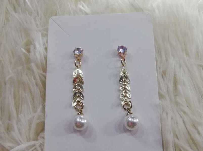 <span style="font-weight: bold; font-style: italic;">Aretes Vanity&nbsp;</span>