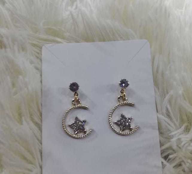 <span style="font-weight: bold; font-style: italic;">Aretes MoonStar&nbsp;</span>
