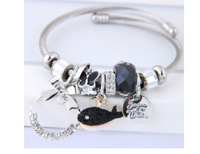 <span style="font-weight: bold; font-style: italic;">Brazalete Marina&nbsp;</span>